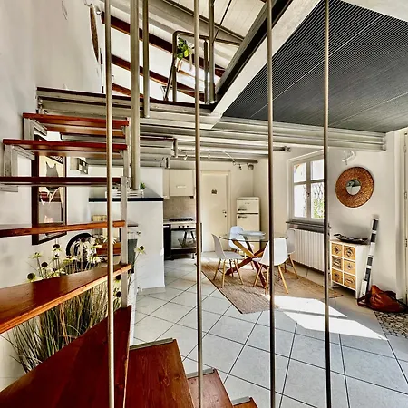 La Casetta Del Centro Luminoso Loft Con Terrazzo E Giardino Apartman *