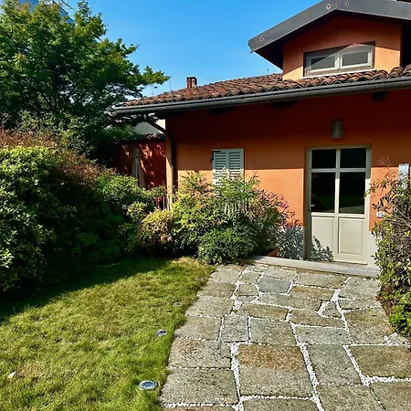 Apartman La Casetta Del Centro Luminoso Loft Con Terrazzo E Giardino Biella