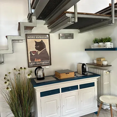 La Casetta Del Centro Luminoso Loft Con Terrazzo E Giardino Lägenhet