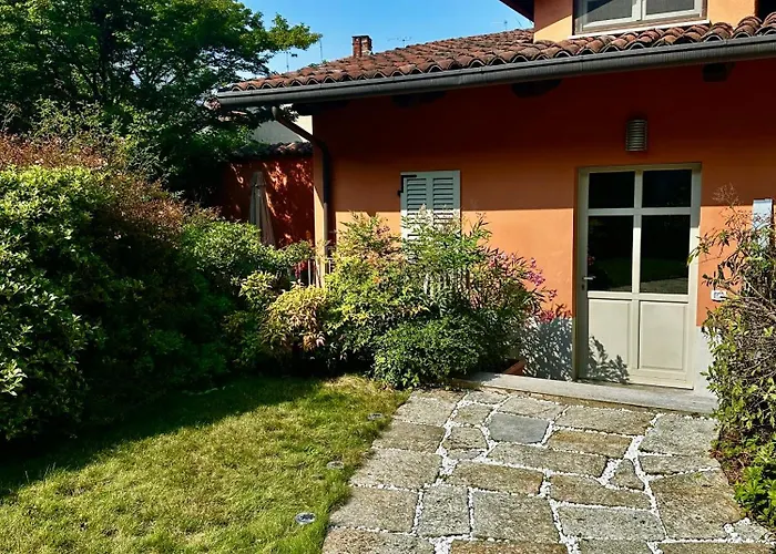Lejlighed La Casetta Del Centro Luminoso Loft Con Terrazzo E Giardino Biella