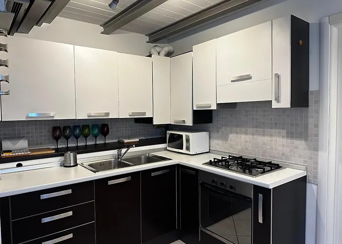 アパート La Casetta Del Centro Luminoso Loft Con Terrazzo E Giardino ビエッラ